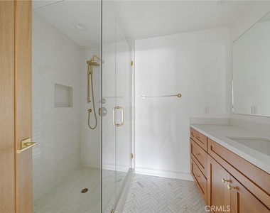 420 S Madison Avenue - Photo Thumbnail 21