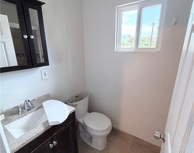 1248 Wesley Avenue - Photo Thumbnail 7