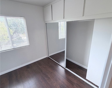 1248 Wesley Avenue - Photo Thumbnail 3