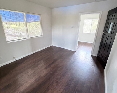 1248 Wesley Avenue - Photo Thumbnail 1