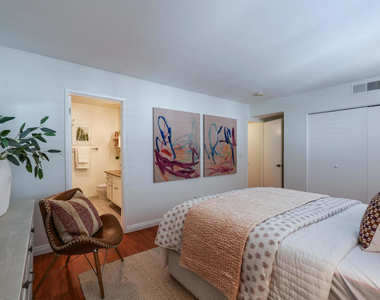 120 S Sierra Madre Boulevard - Photo Thumbnail 21