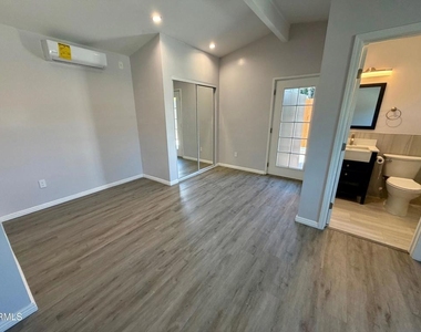 8735 E Fairview Avenue - Photo Thumbnail 12