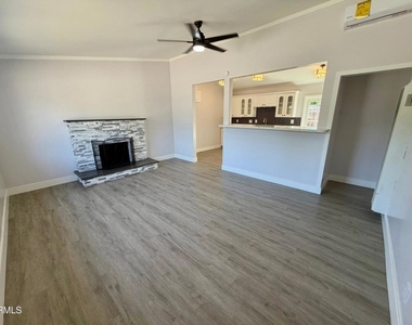 8735 E Fairview Avenue - Photo Thumbnail 3