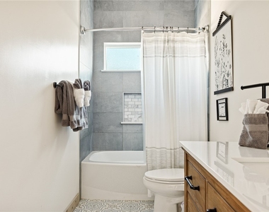 1215 Valley View Drive - Photo Thumbnail 19