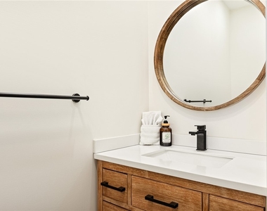 1215 Valley View Drive - Photo Thumbnail 32