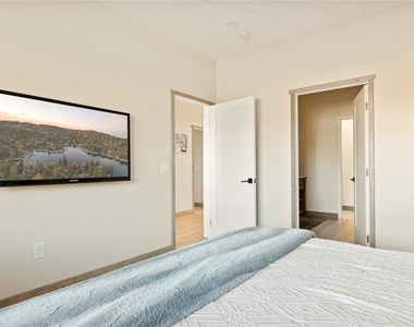 1215 Valley View Drive - Photo Thumbnail 13