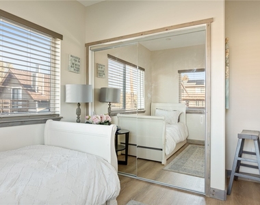 1215 Valley View Drive - Photo Thumbnail 17
