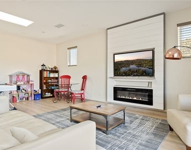 1215 Valley View Drive - Photo Thumbnail 29