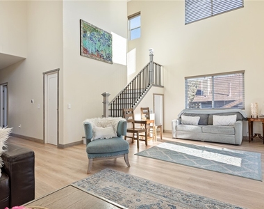 1215 Valley View Drive - Photo Thumbnail 10