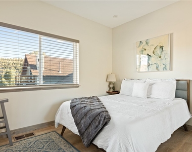 1215 Valley View Drive - Photo Thumbnail 20