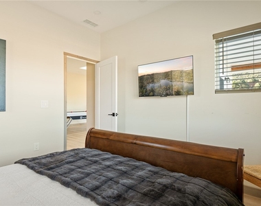 1215 Valley View Drive - Photo Thumbnail 34