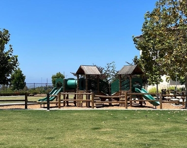 5422 Beachfront - Photo Thumbnail 20