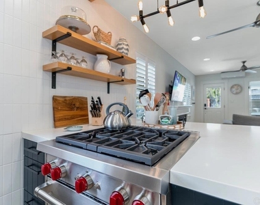818 7th Street - Photo Thumbnail 13