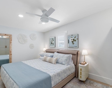 818 7th Street - Photo Thumbnail 20