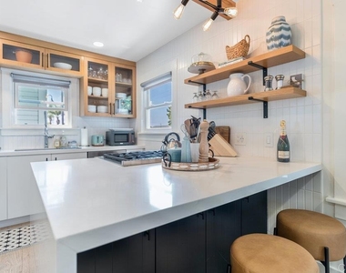818 7th Street - Photo Thumbnail 9