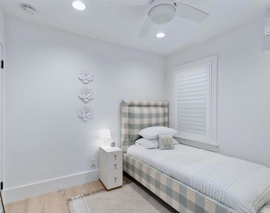 818 7th Street - Photo Thumbnail 28