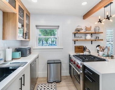 818 7th Street - Photo Thumbnail 12