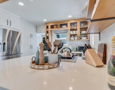 818 7th Street - Photo Thumbnail 10