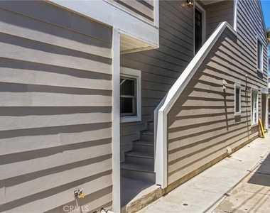 512 1/2 35th Street - Photo Thumbnail 1