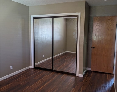27535 Lakeview - Photo Thumbnail 6