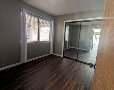 27535 Lakeview - Photo Thumbnail 7