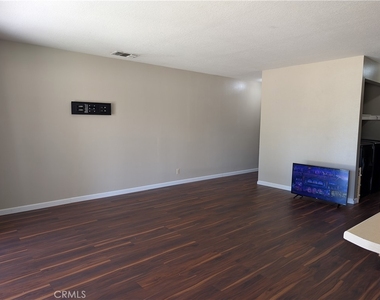 27535 Lakeview - Photo Thumbnail 13