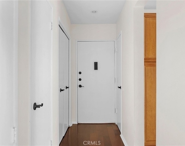 15344 Weddington Street - Photo Thumbnail 3