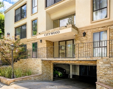 15344 Weddington Street - Photo Thumbnail 1