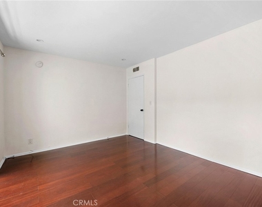 15344 Weddington Street - Photo Thumbnail 12