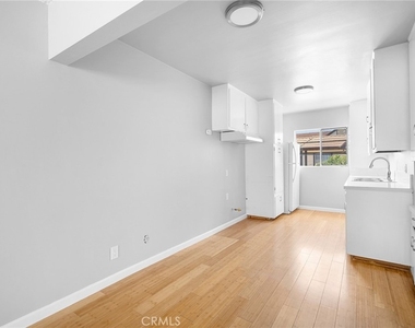 351 Salem Street - Photo Thumbnail 7