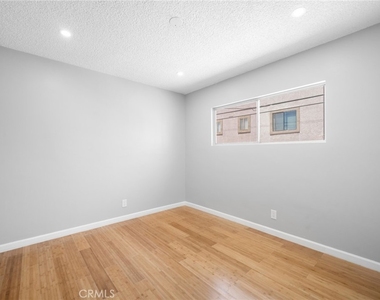 351 Salem Street - Photo Thumbnail 13