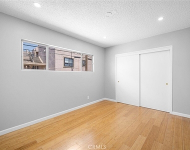 351 Salem Street - Photo Thumbnail 10