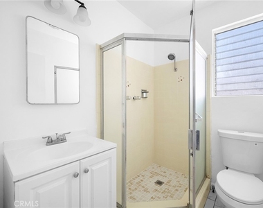 351 Salem Street - Photo Thumbnail 12