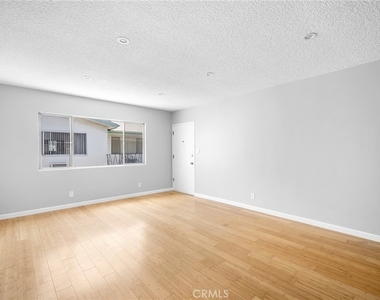 351 Salem Street - Photo Thumbnail 5