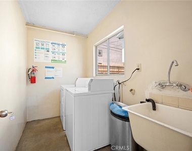 351 Salem Street - Photo Thumbnail 16