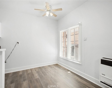 228 S Kenwood Street - Photo Thumbnail 8