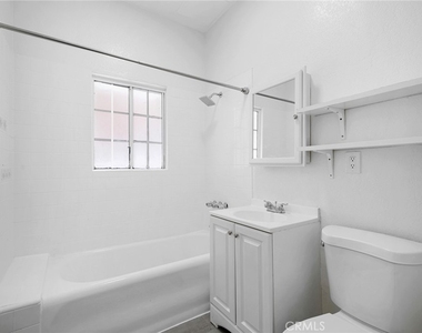 228 S Kenwood Street - Photo Thumbnail 10