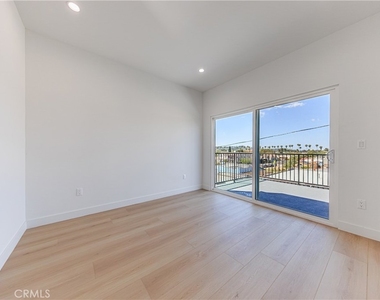 2847 S Victoria Avenue - Photo Thumbnail 25