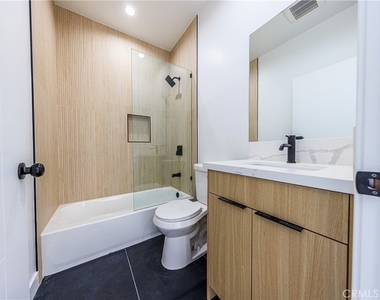 2847 S Victoria Avenue - Photo Thumbnail 33
