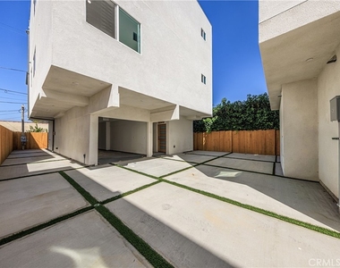 2847 S Victoria Avenue - Photo Thumbnail 36