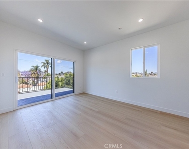 2847 S Victoria Avenue - Photo Thumbnail 23