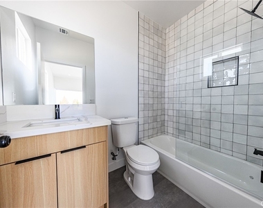 2847 S Victoria Avenue - Photo Thumbnail 34