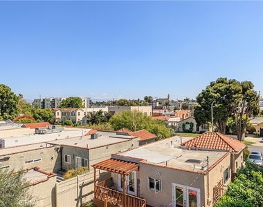 2847 S Victoria Avenue - Photo Thumbnail 30