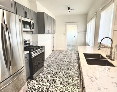 3109 Raymond Avenue - Photo Thumbnail 8
