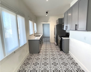 3109 Raymond Avenue - Photo Thumbnail 6