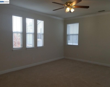 199 N Alta Dena St - Photo Thumbnail 18