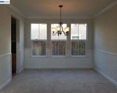 199 N Alta Dena St - Photo Thumbnail 2