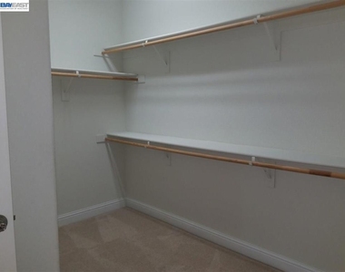 199 N Alta Dena St - Photo Thumbnail 22