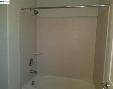 199 N Alta Dena St - Photo Thumbnail 14
