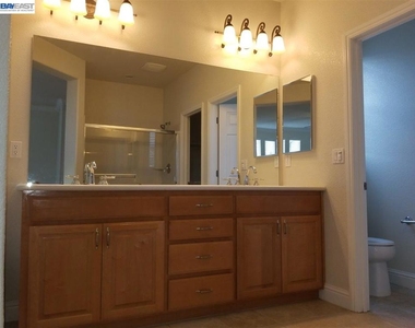 199 N Alta Dena St - Photo Thumbnail 19
